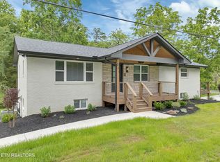 331 Clover Hill Rd, Maryville, TN 37801