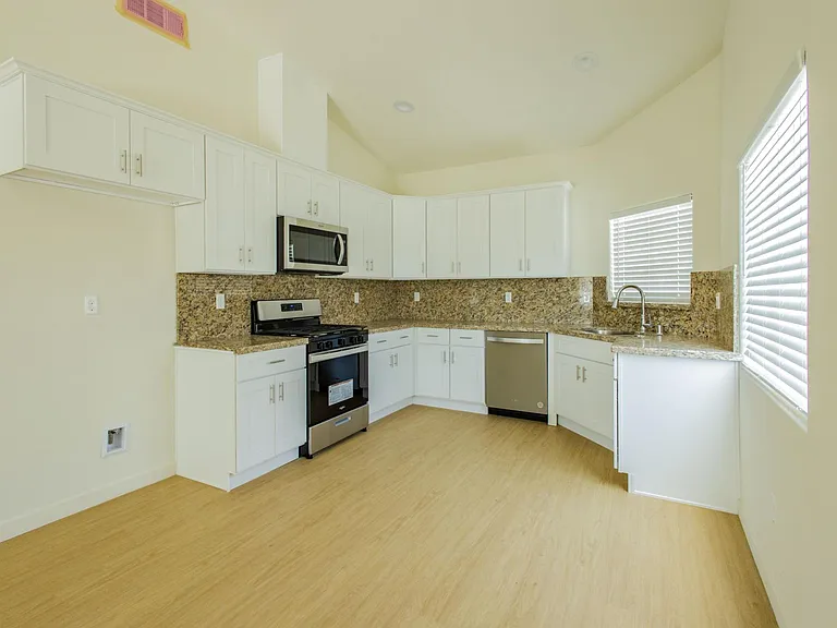 8918 Hills View Dr #A — Photo 7
