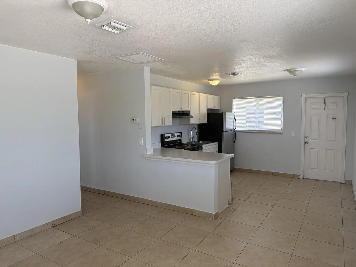 Building Photo - 2820 Avenue S #12