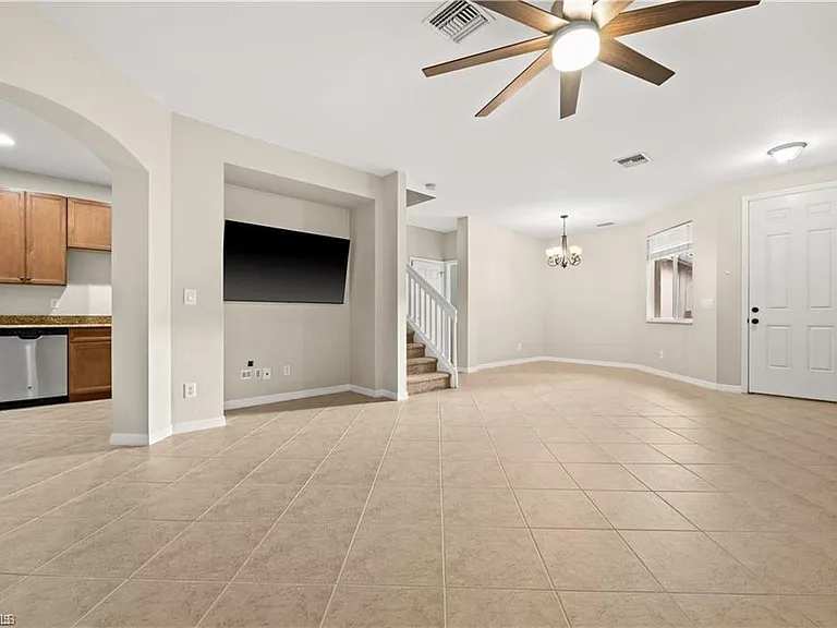 17579 Cherry Ridge Ln — Photo 2