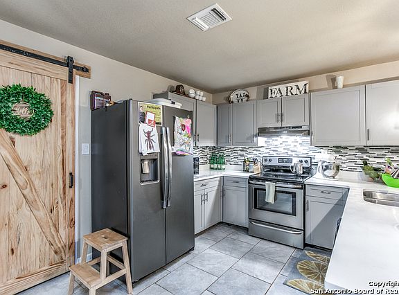 4th image of 2058 Blueridge Dr