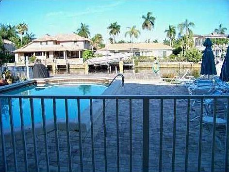 3rd image of 160 Isle Of Venice Dr APT 10