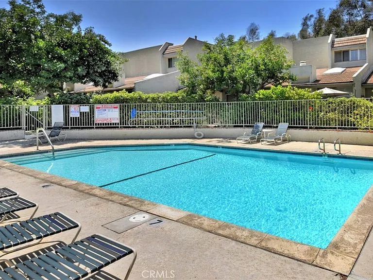 11856 Moorpark St #H — Photo 39