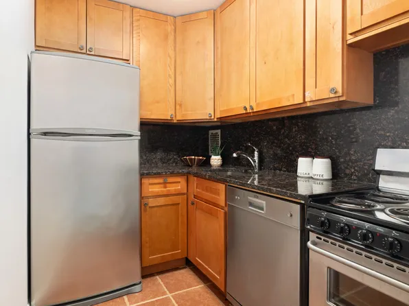 244 Madison Avenue image 3 of 9