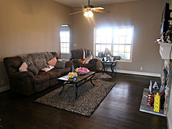 3rd image of 769 Banister Dr
