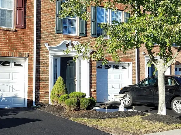 9 Abby Rd, Farmingdale, NJ 07727