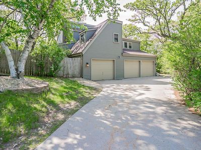 8680 Hunters Way, Apple Valley, MN, 55124