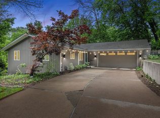 2020 Cottage Glen Rd SE, Cedar Rapids, IA 52403