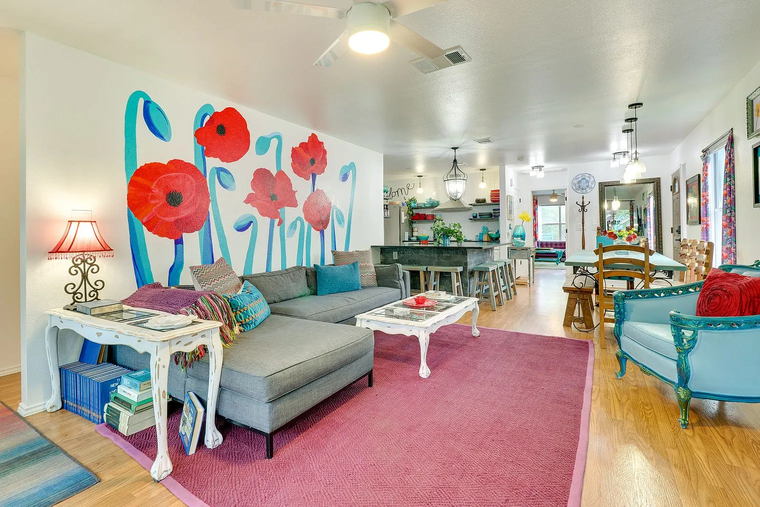 3 bed, 2.0 bath, 1291 sqft, $4,432 — Photo 2