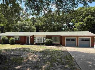 712 Dalewood Ln, Ponca City, OK 74604