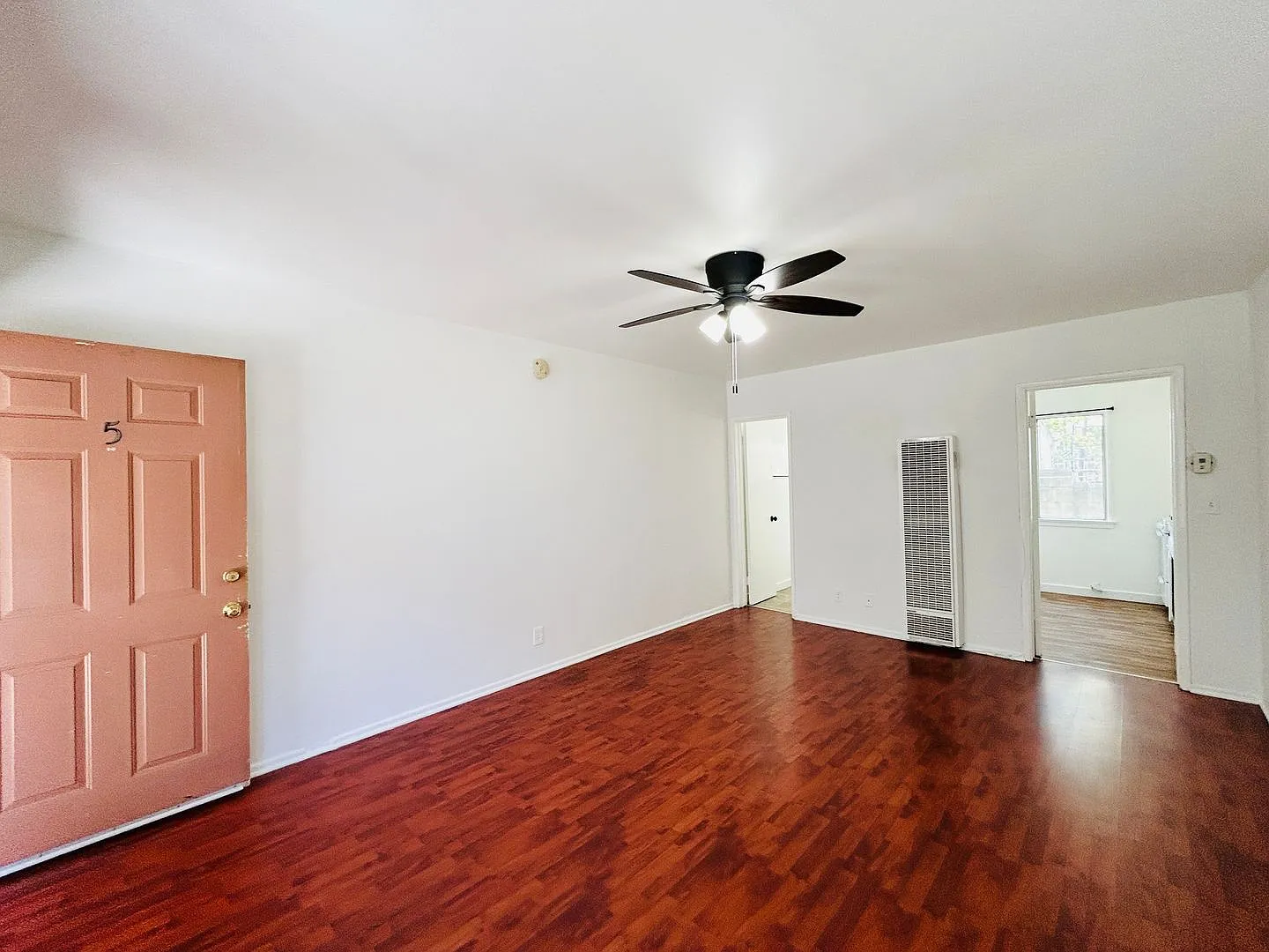 1233 N Ardmore Ave Apartments — Photo 1