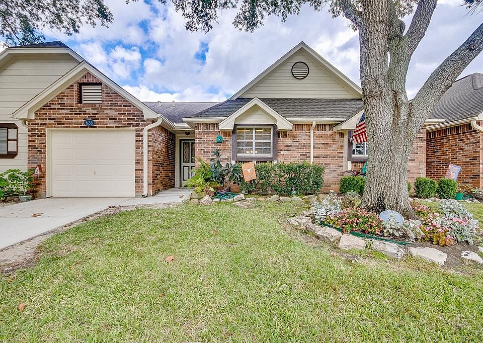 1st image of 626 W Country Grove Cir