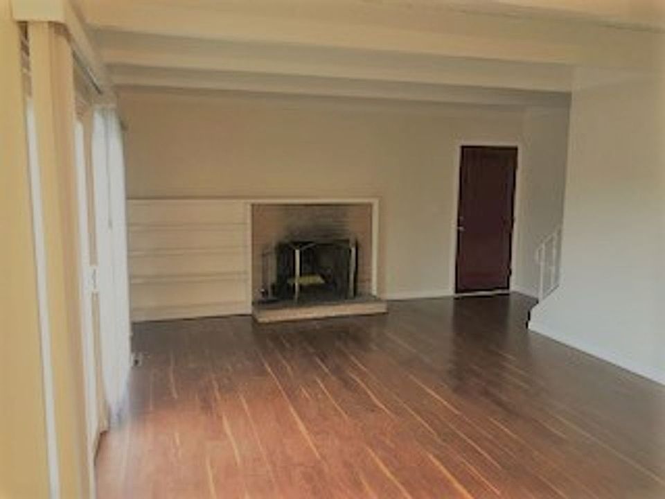 1st image of 2172 Carlmont Dr APT 3