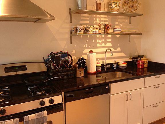 5th image of 3021 Holmes Ave APT 408