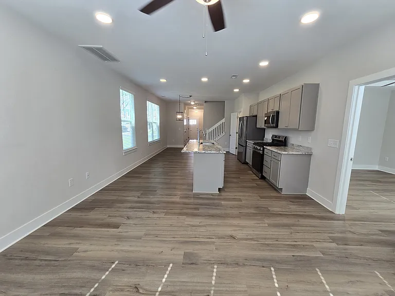 807 Pryor St — Photo 11