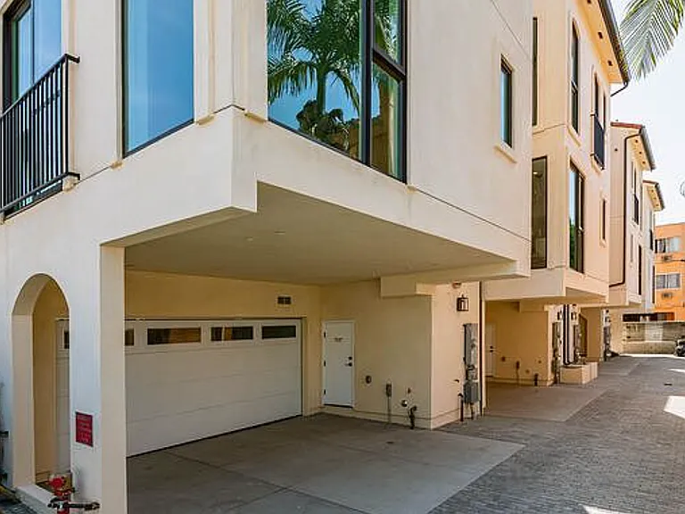 1551 Alvira St — Photo 3