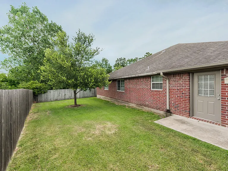 1427 Western Oaks Ct — Photo 14
