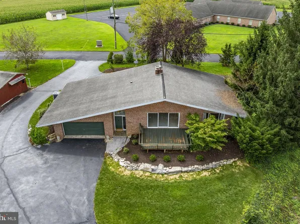 301 E Lancaster Ave, Denver, PA 17517