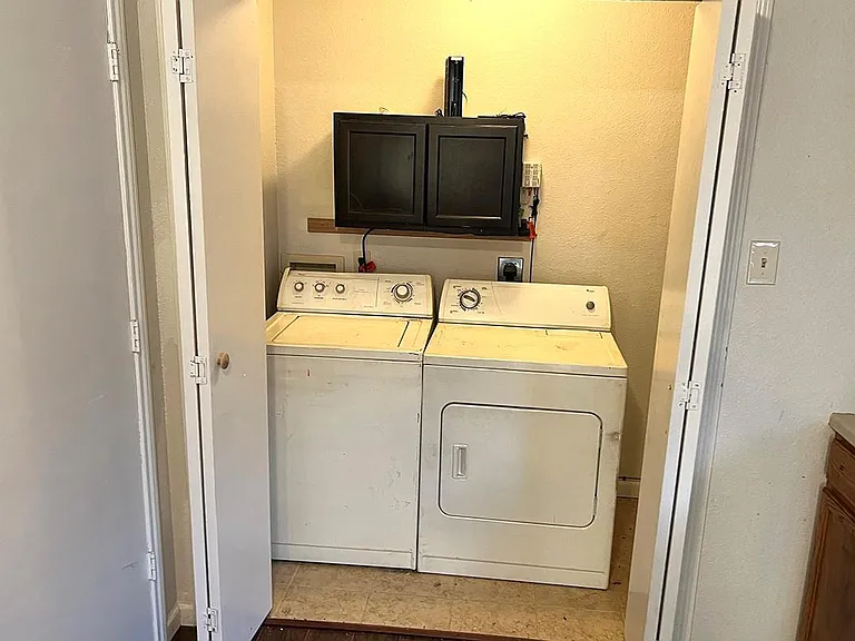 6327 Goforth St — Photo 2
