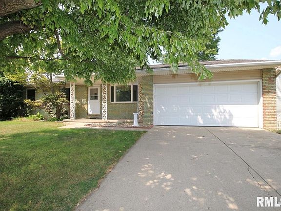 3rd image of 1921 Brentwood Dr