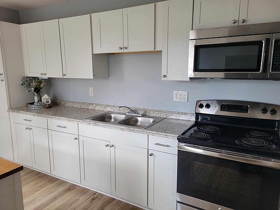 2nd image of 542 Seneca Dr