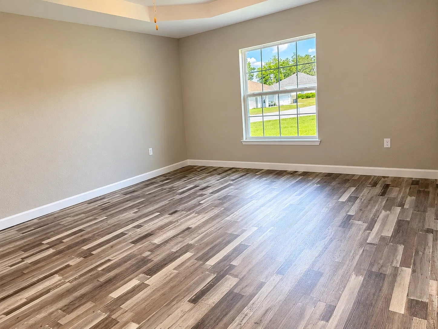 4 bed, 2043 sqft, $2,550 — Photo 3