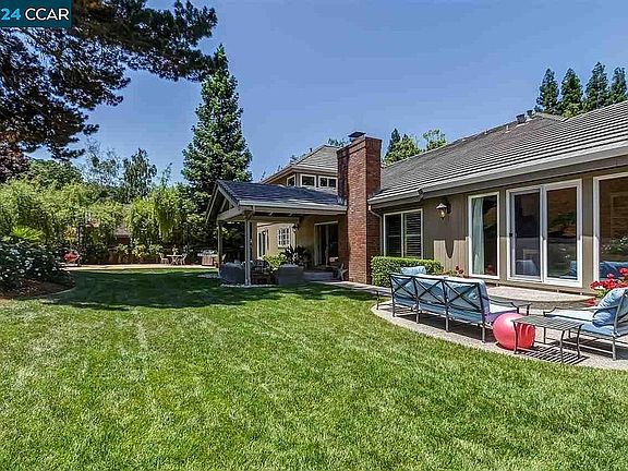 3rd image of 5038 Blackhawk Dr