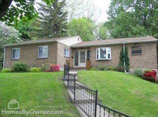136 N Meadowbrook Ln, Vestal, NY 13850