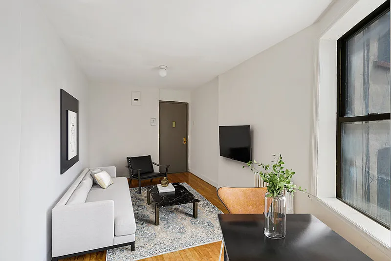 242 East Tenth Street — Photo 2