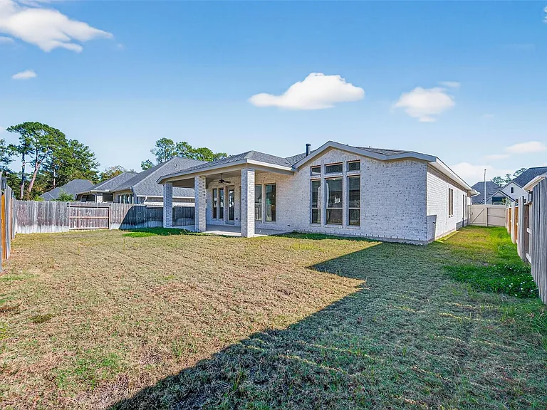 15330 Legacy Park Way — Photo 47