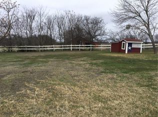 708 S Kerr St, Blooming Grove, TX 76626