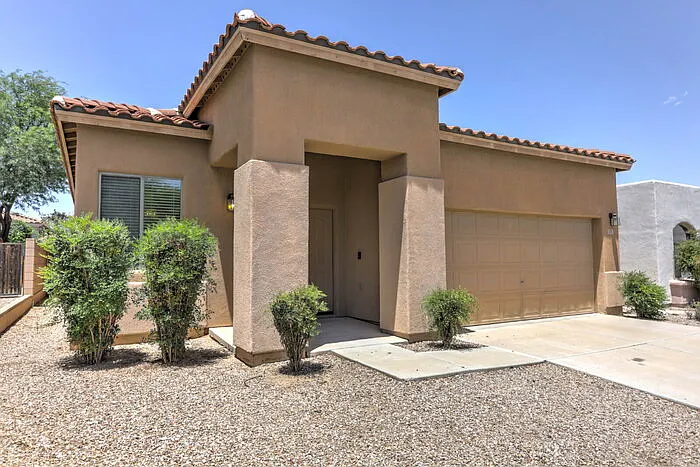 335 E Calle Nacrita — Photo 3