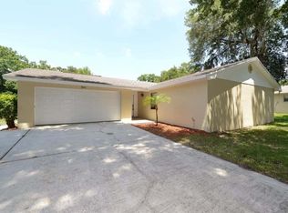 5800 Southwind Dr, Mulberry, FL 33860