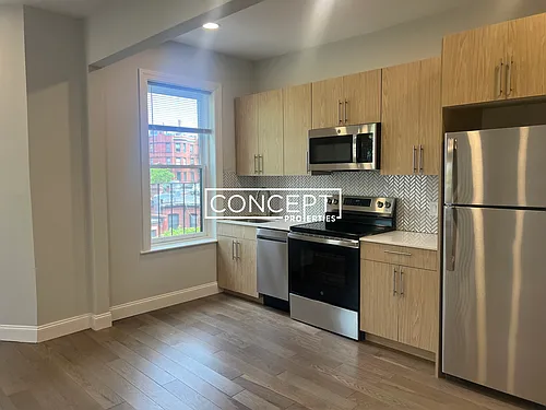 379 Commonwealth Ave Photo 1