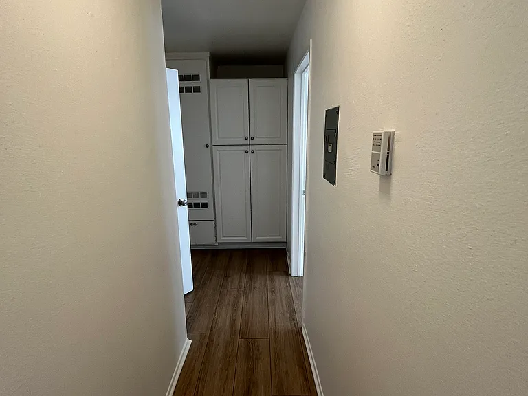15824 Sherman Way #1 — Photo 10