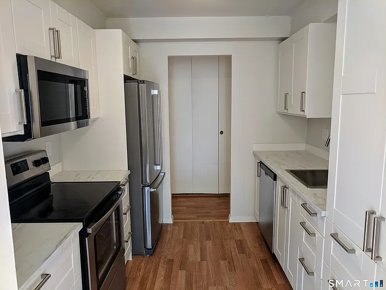 889 Farmington Ave #3K — Photo 3