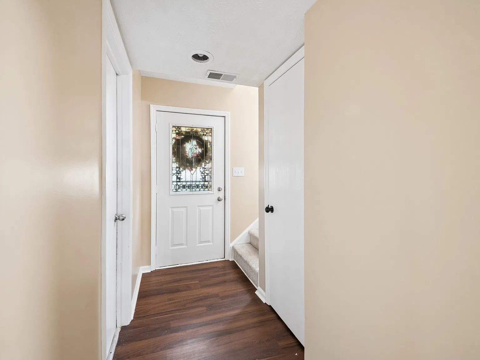 3 bed, 1372 sqft, $1,800 — Photo 3