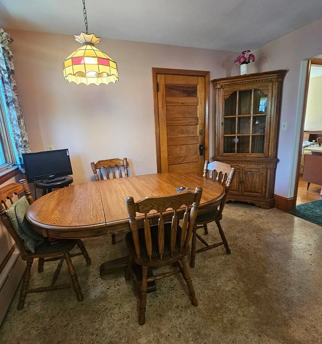 3 bed, 1400 sqft, $2,100 — Photo 3