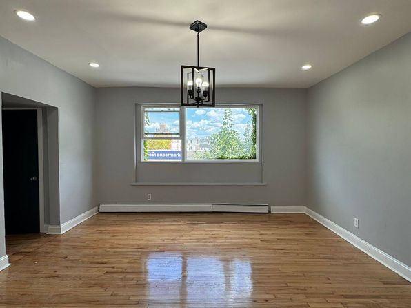 138 Clinton Ave APT 2