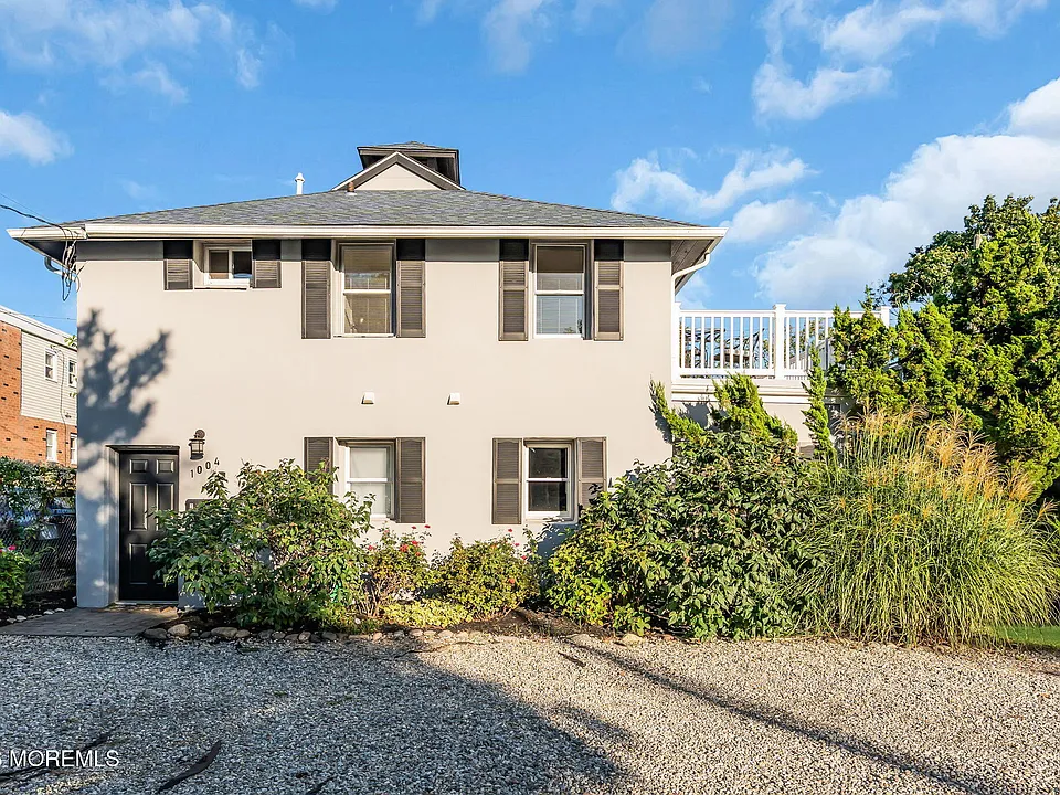 1004 Grand Ave #2