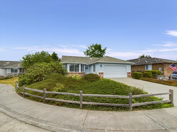 1345 Flamingo Ct, McKinleyville, CA 95519
