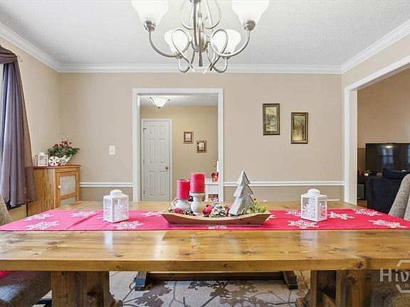 5th image of 30 Bunker Hill Road