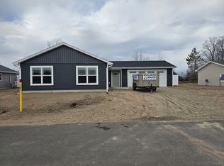 1728 Finch Dr, Traverse City, MI 49685