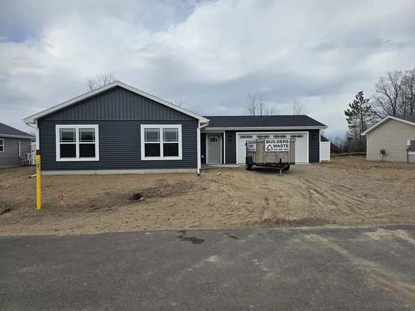 1728 Finch Dr, Traverse City, MI 49685