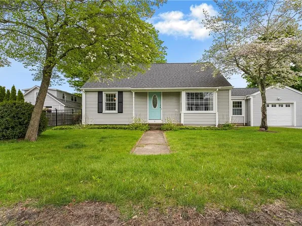 6 Cole St, Smithfield, RI 02828