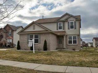 27481 N Mockingbird Dr, Flat Rock, MI 48134