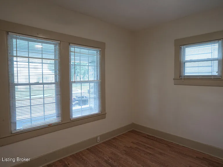 504 Montana Ave — Photo 9