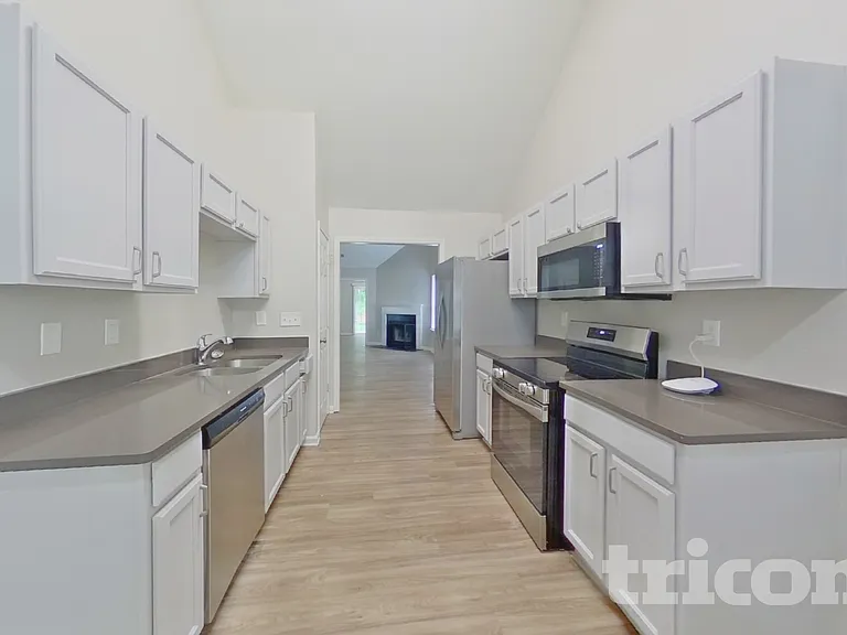 7715 Hidden Creek Dr — Photo 5