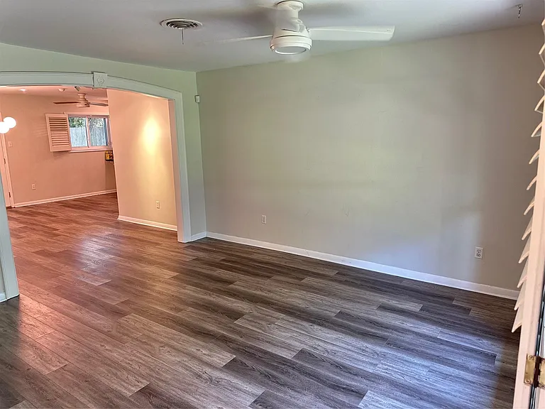 5515 Darnell St — Photo 8