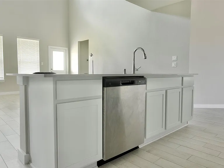 3207 Tilley Dr — Photo 15